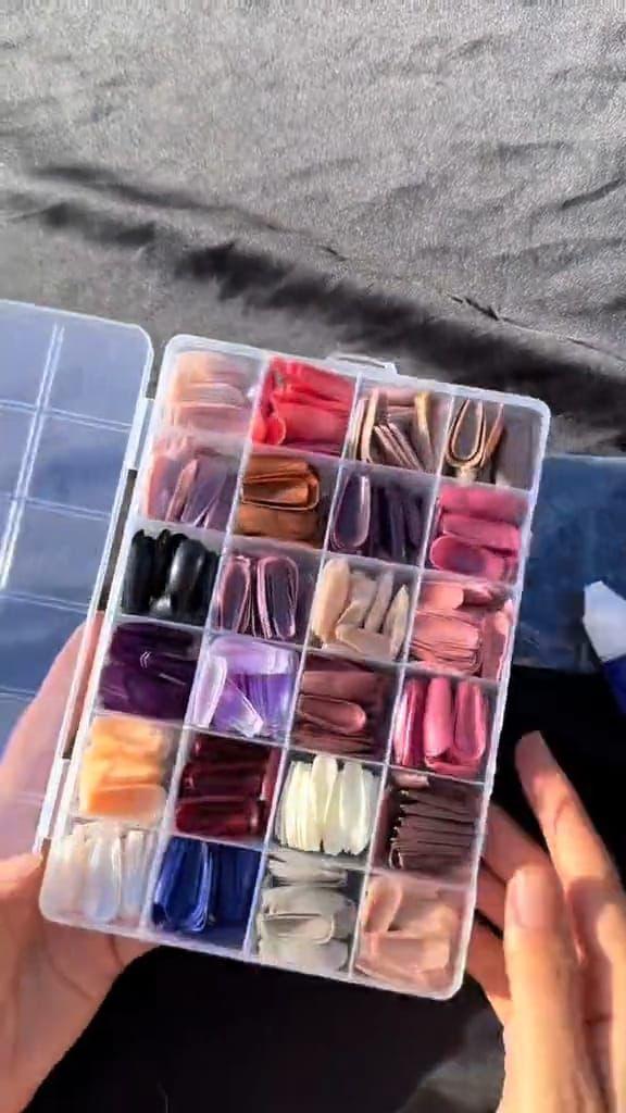 576 Pieces Fake Nails ABS Plastic Pakistan