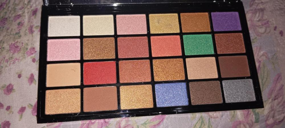 24 Shade Matte Eyeshadow Palette Black Compact